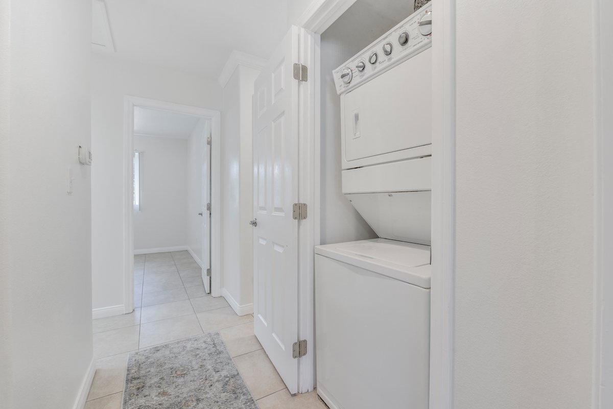 Americana Apartments