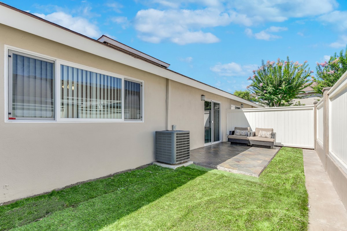 Americana Apartments