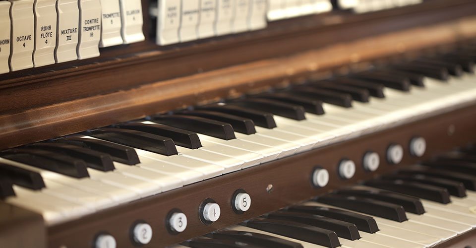 Electric piano repair in Cottingham