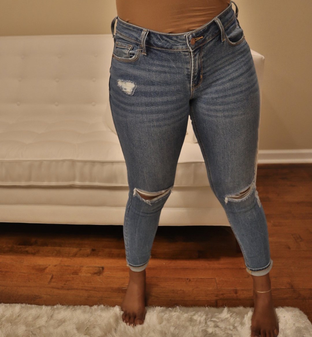 The 5 Best Affordable Jeans For Women Under 25