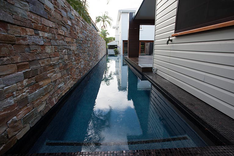 pol next to house virginia