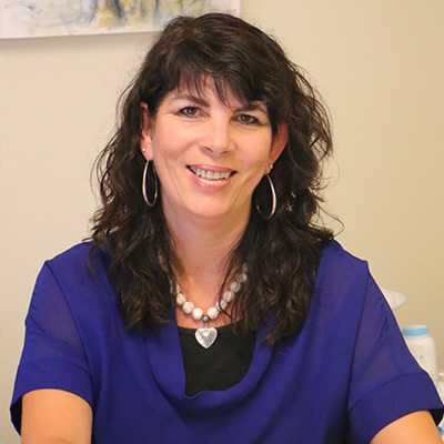 Qualified beautician teeth whitening technician in Auckland