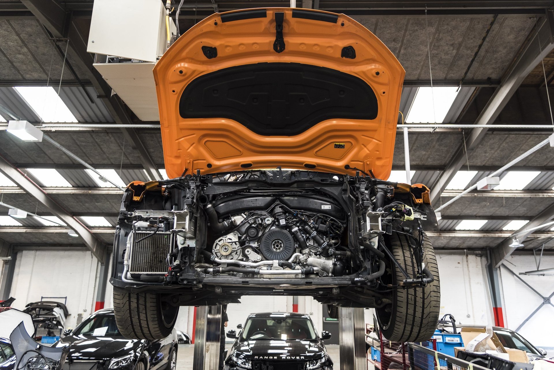 Why Should You Use a Manufacturer Approved Accident Repair Centre?