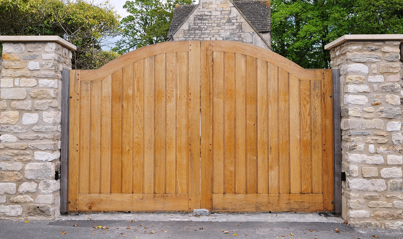 Timber field gates & drive & entrance gates in North Wales