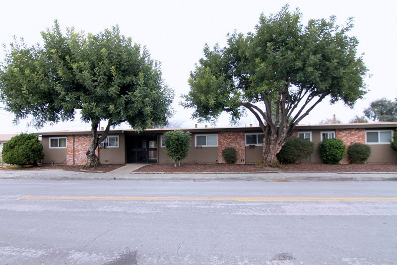 Agate Apartments is located in the center of Silicon Valley, with easy
