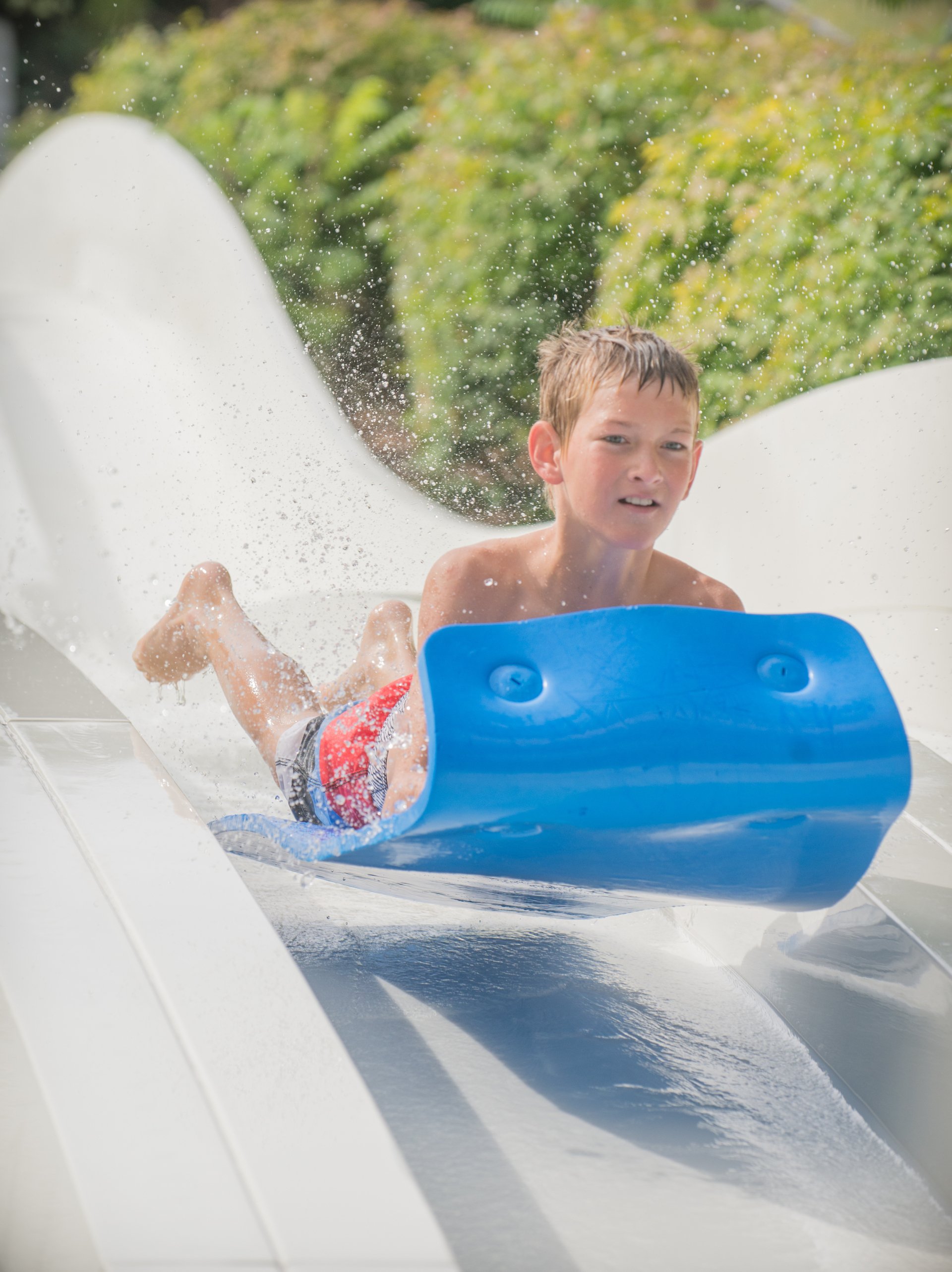 Lake Chelan Waterpark for families. Slidewaters & Surf