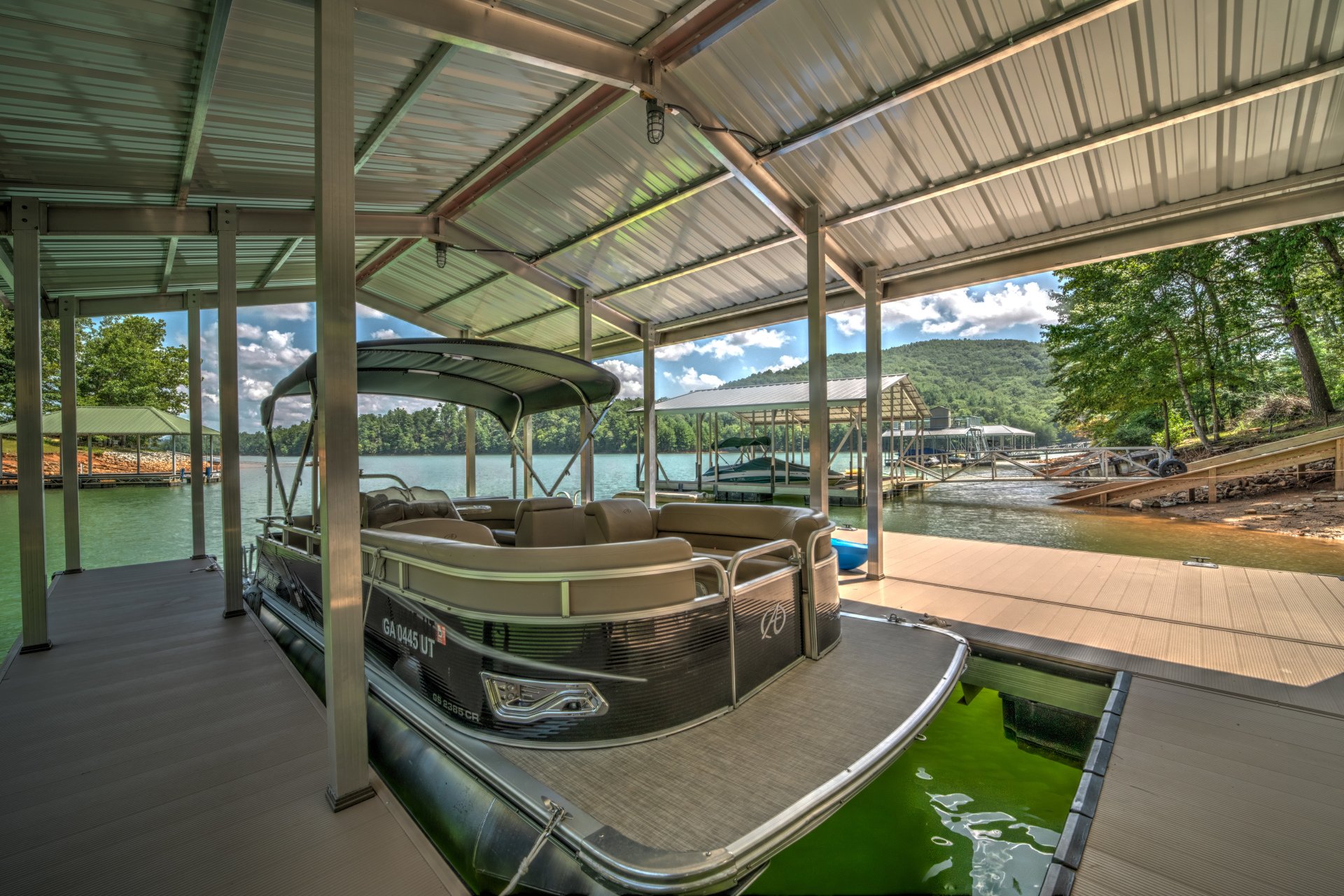 Lakeside Cottage Lakehouse Rental in North Lake Nottely