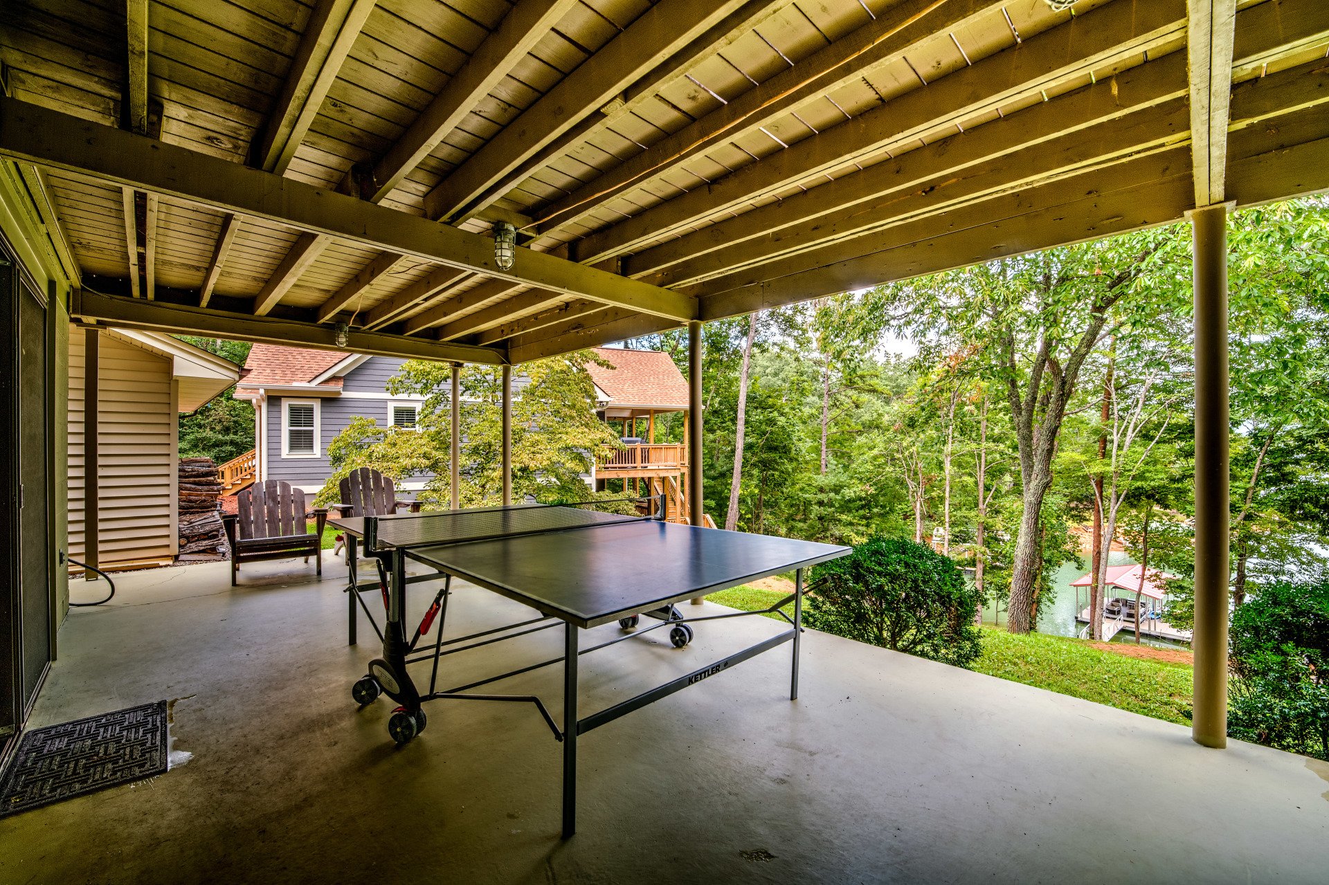 Luxurious rental lake house on lake Nottely in North