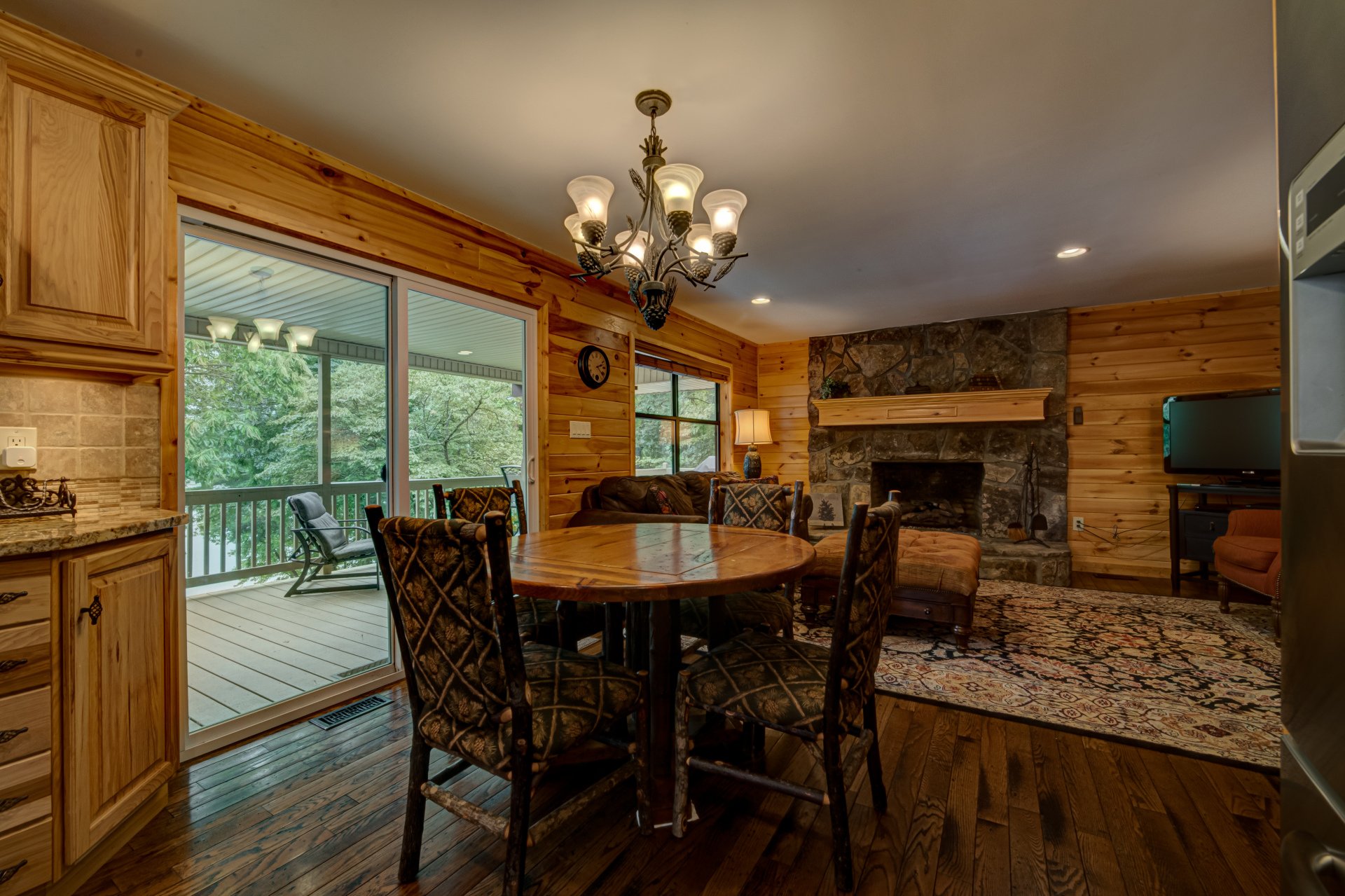 Luxurious rental lake house on lake Nottely in North