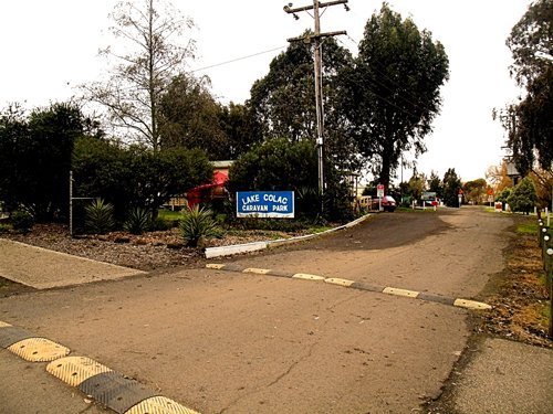 Lake Colac holiday park signage