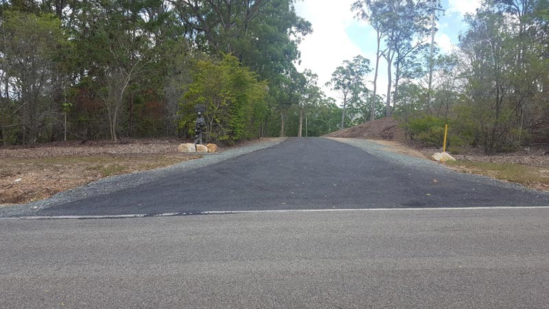 road with spray seal