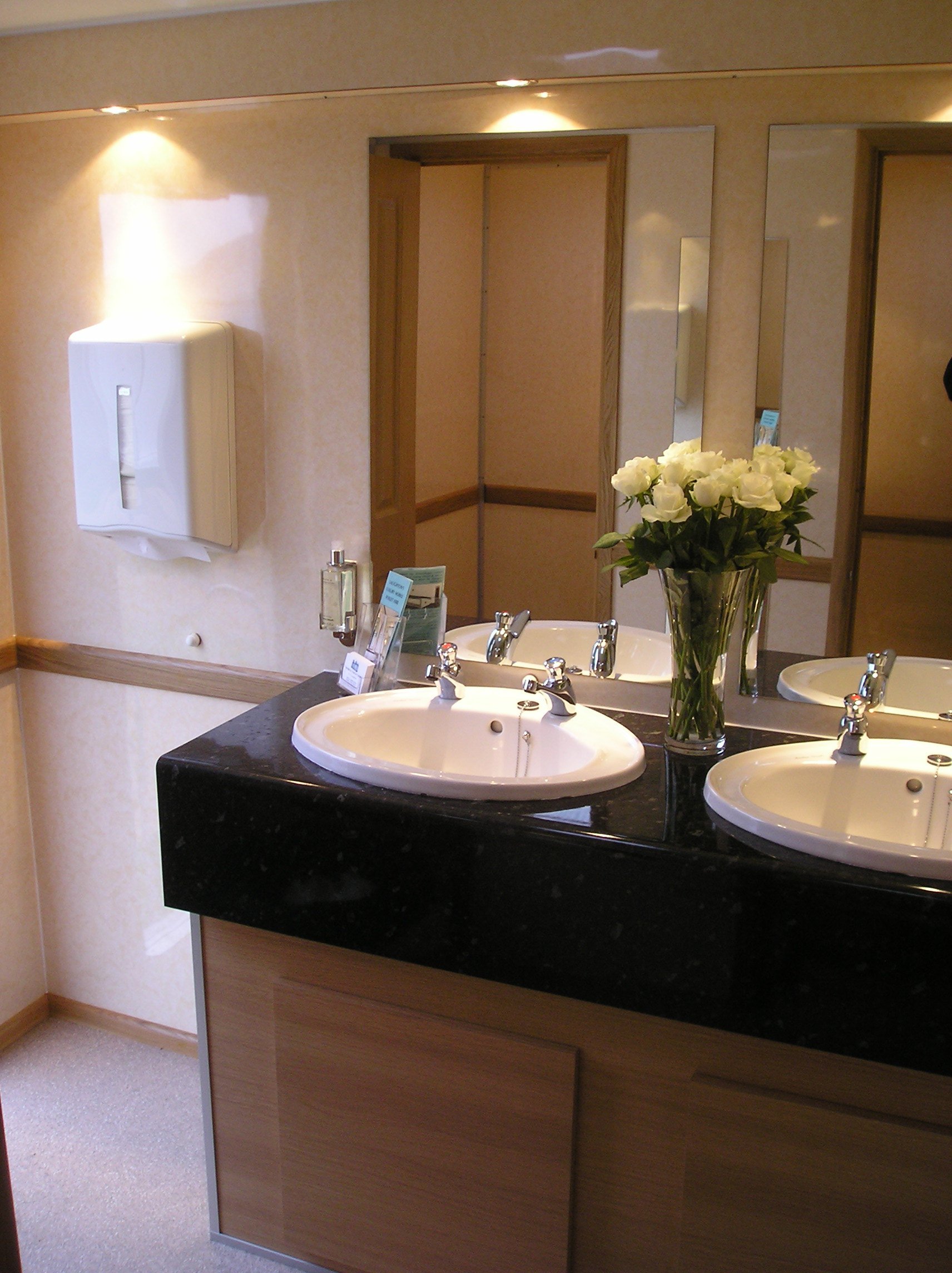 Portable toilet hire Laughton's Luxury Toilet Hire