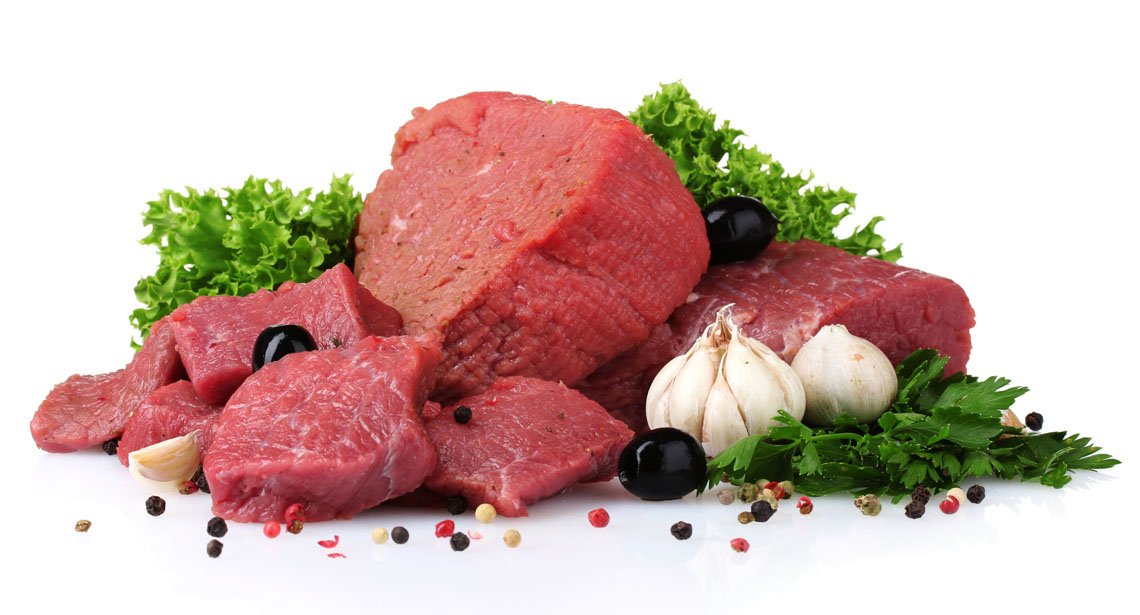 Frozen beef. Свежее мясо на прозрачном фоне. Мясо – говядина (бескостное, замороженное). Frozen beef. Замороженное мясо говядины.