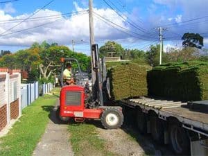 Farm_fresh_turf__0002_Forklift