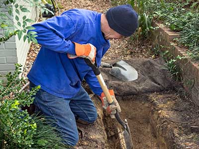 Lawn_Irrigation_System__0009_Digging
