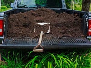 Quality_turf_soil__0002_Load of soil