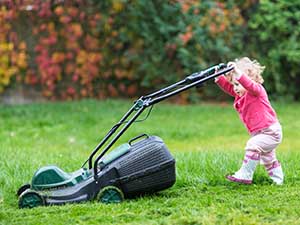 Wet_weather_lawn_care__0001_Mowing
