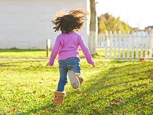 Winter_lawn_tips__0000_lawn traffic