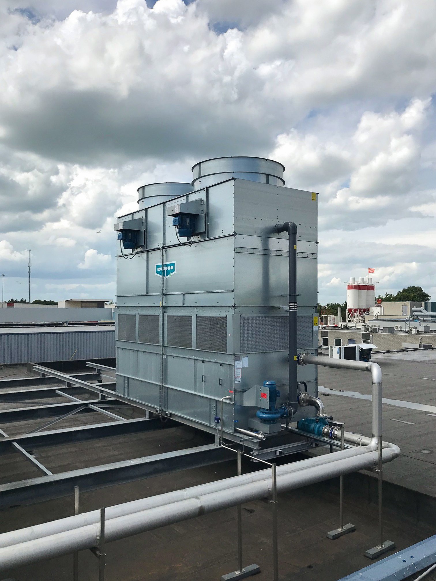 Productieproces behoudt tijdens plaatsing Evapcokoeltorens