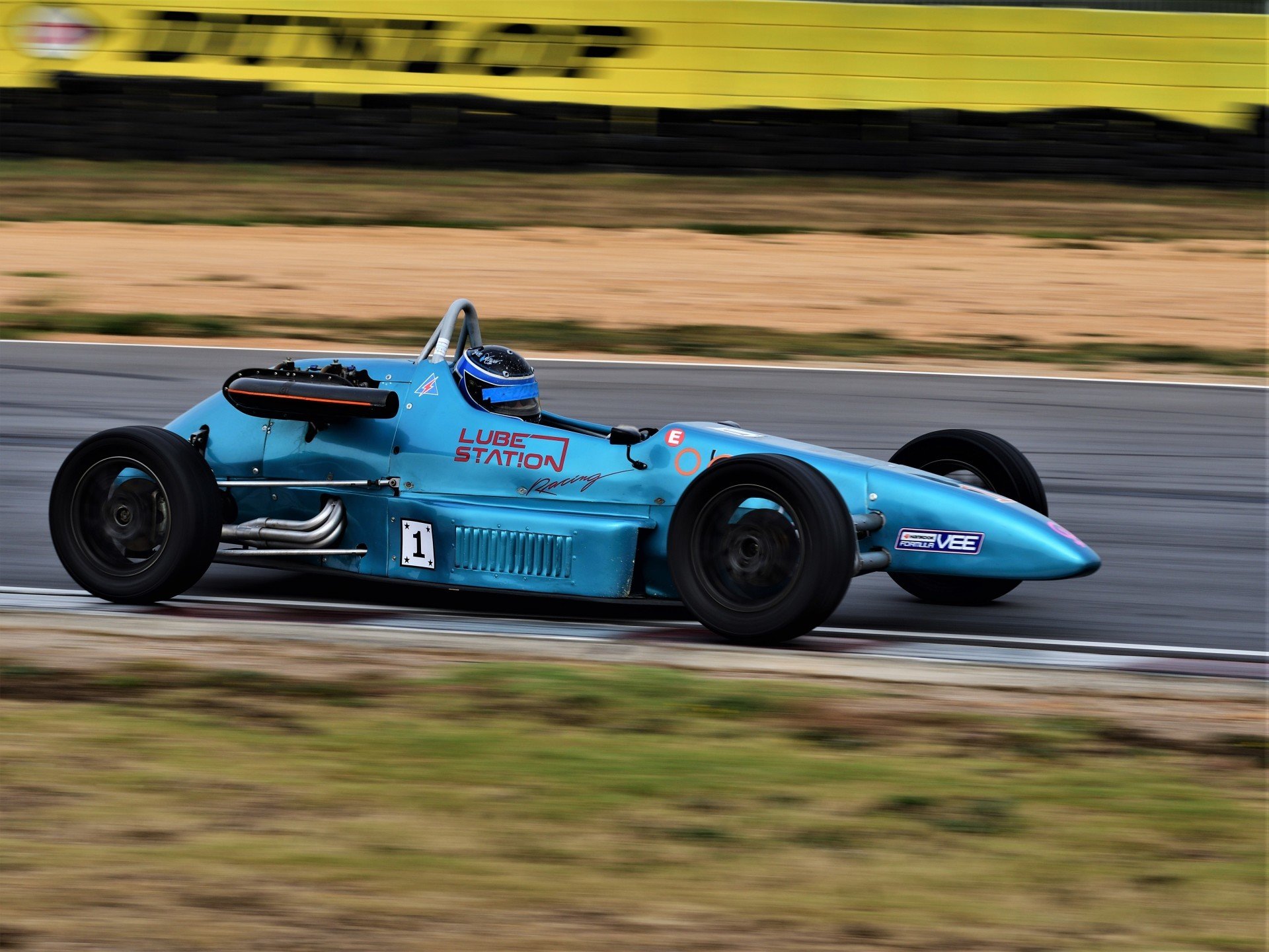 Action packed Formula Vee has a new Hills on top!