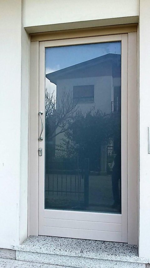 Porte ingresso conegliano treviso gardenal giacca serramenti Porta ingresso vetro antisfondamento