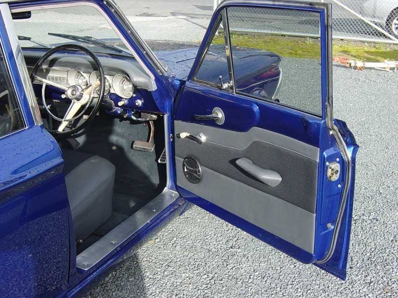 gray door panel in ford sedan