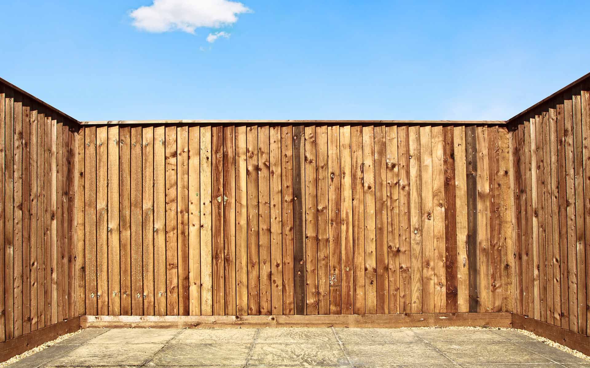 Fencing & Decking Solutions in Luton M & D Paving