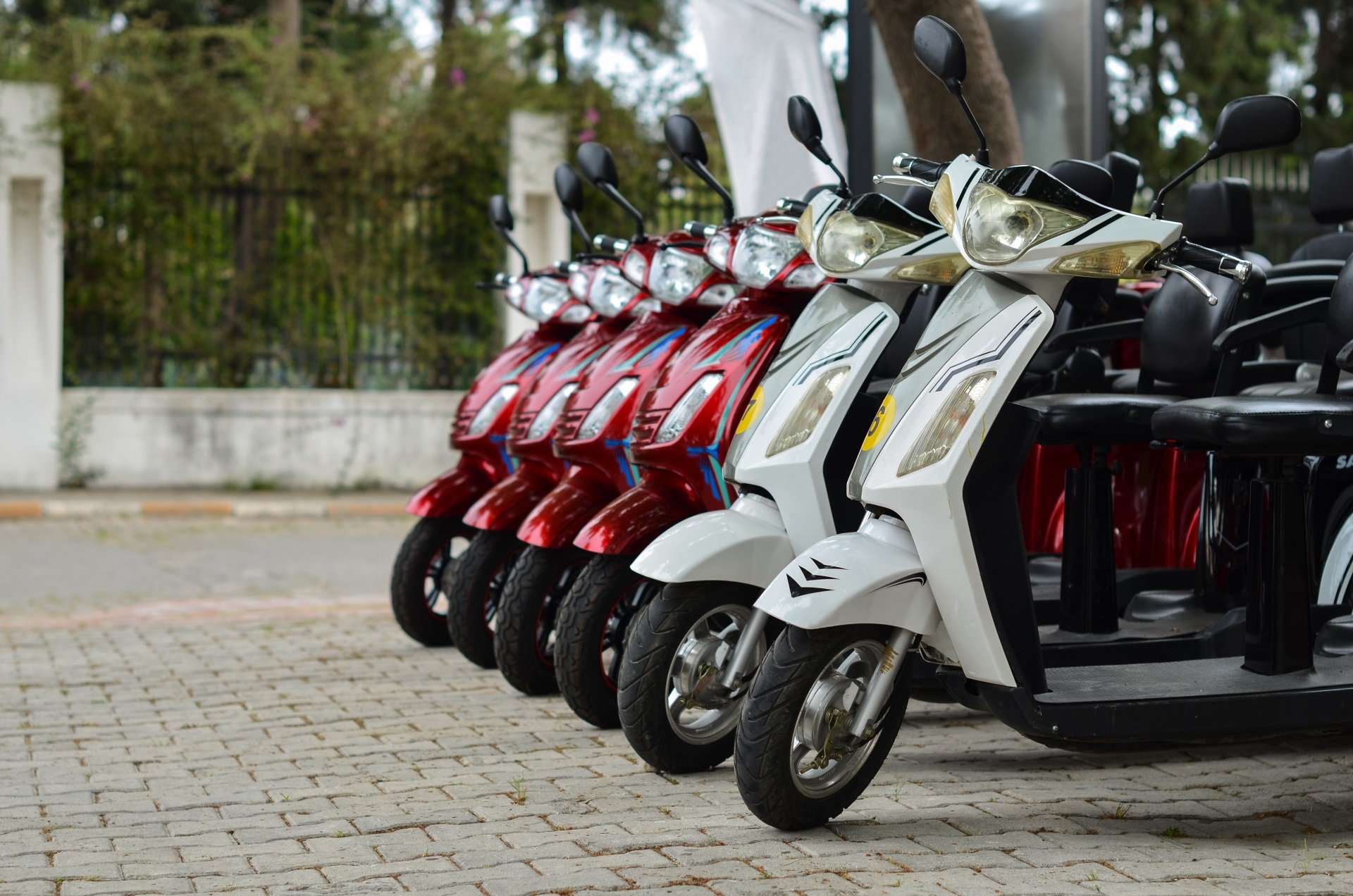 Nolo veicoli Napoli Interfur Rent Noleggio Scooter & Auto