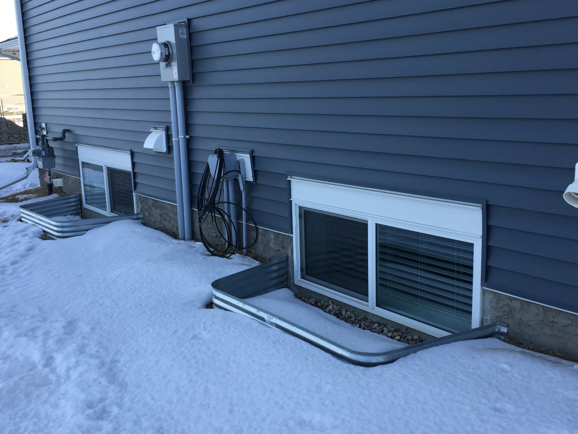 Leaky Basement Window Repair, Window Well Installation & Repair