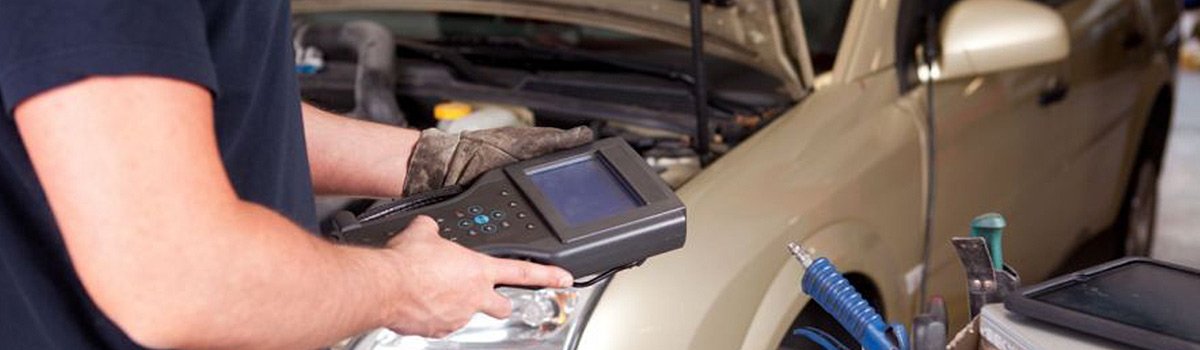 kings mechanical electronic device in hand