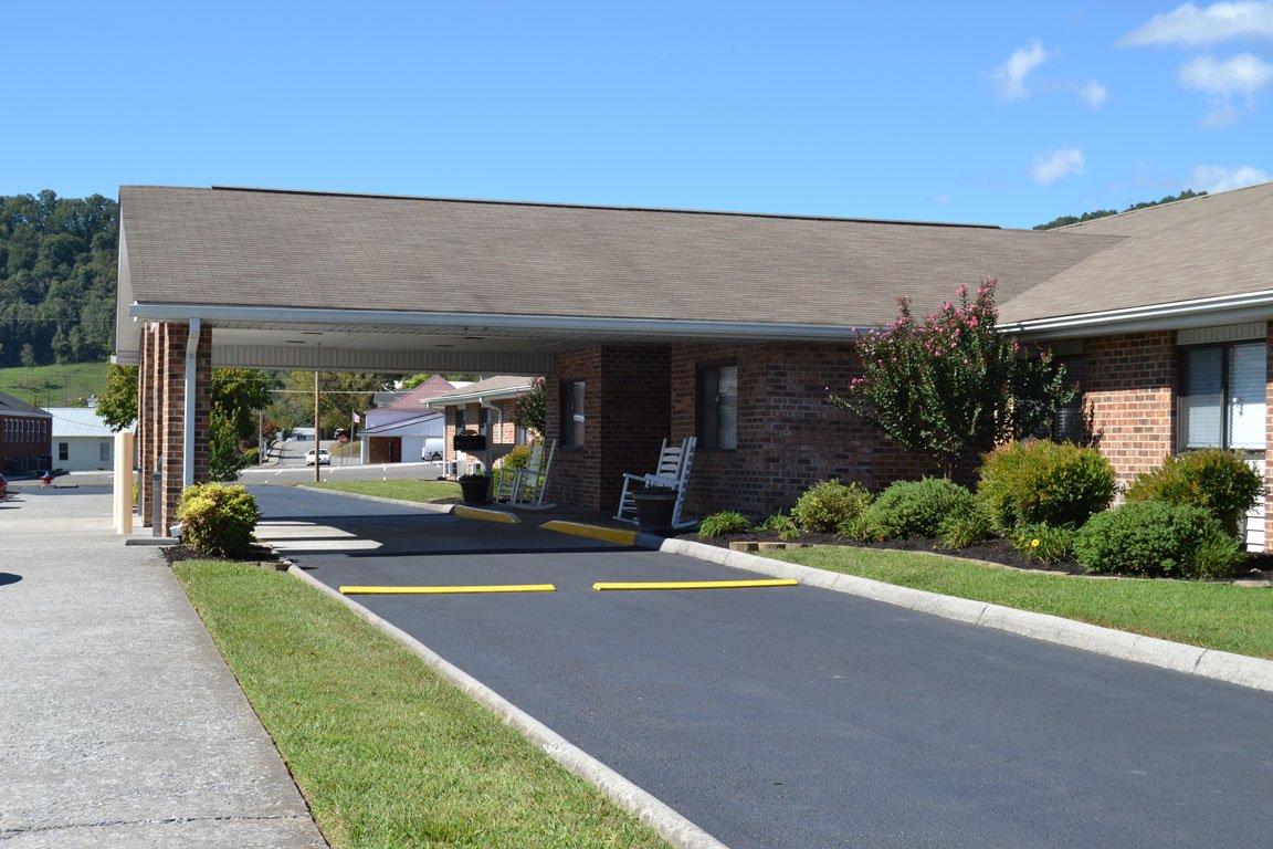Gallery Hancock Manor Health and Rehabilitation