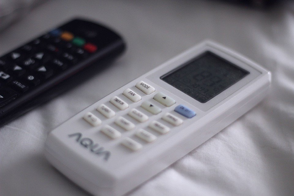 How to Use an Air Conditioner Remote