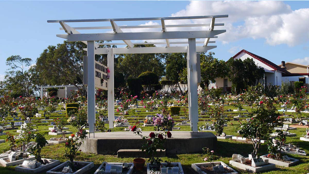 rockhampton crematorium flowers