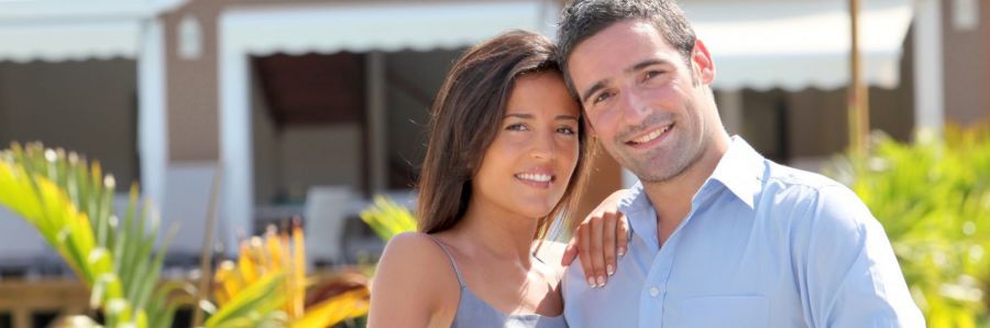 Happy couple after receiving mortgage services in Hawkes Bay