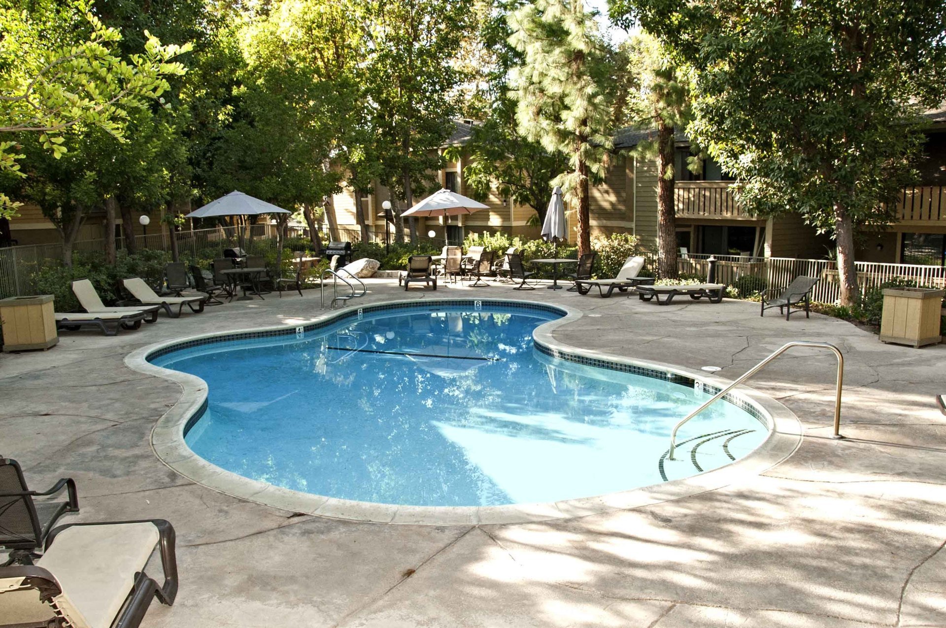 River Oaks Apartments Lake Forest