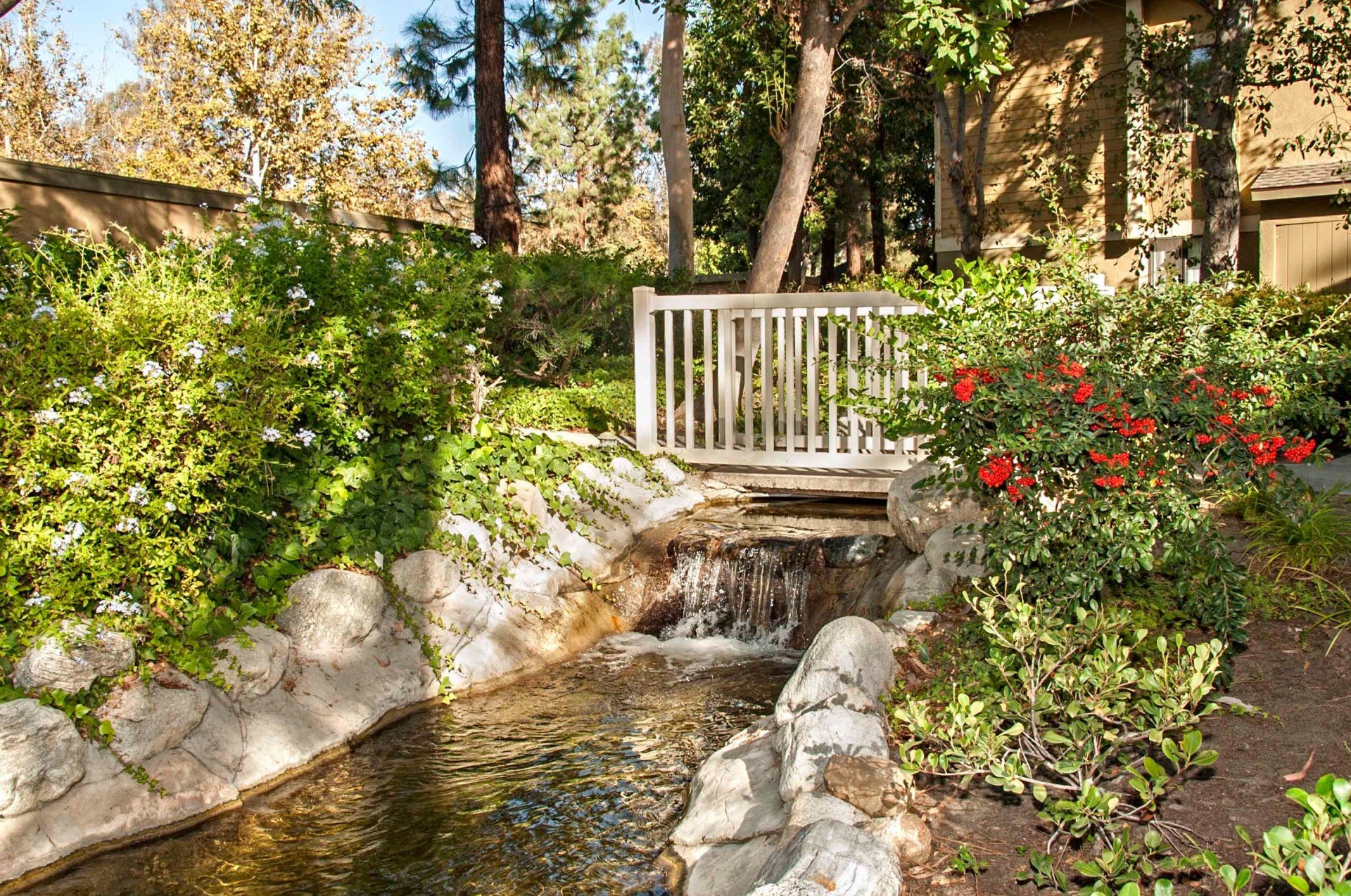 River Oaks Apartments Lake Forest