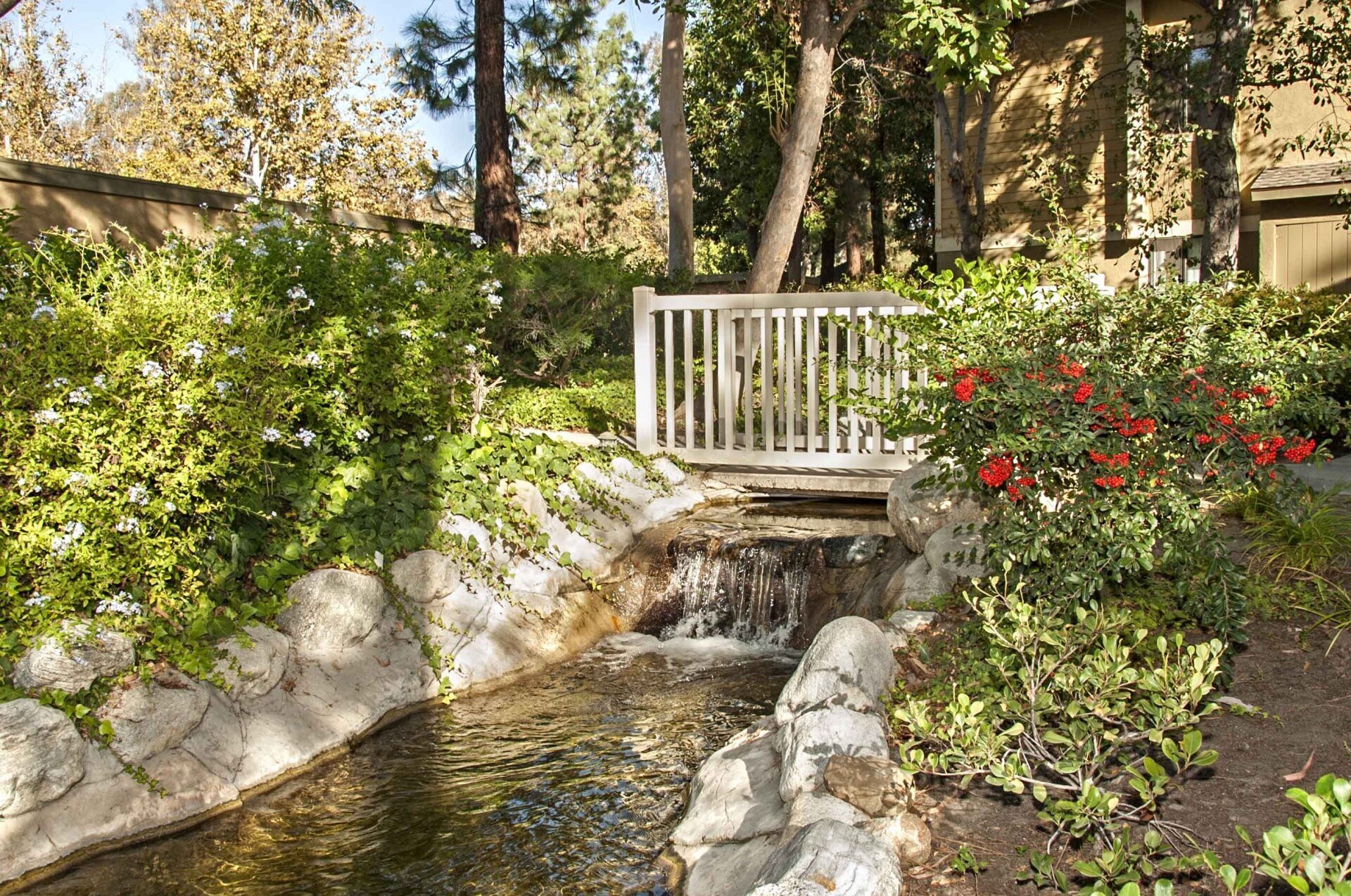 River Oaks Apartments Lake Forest