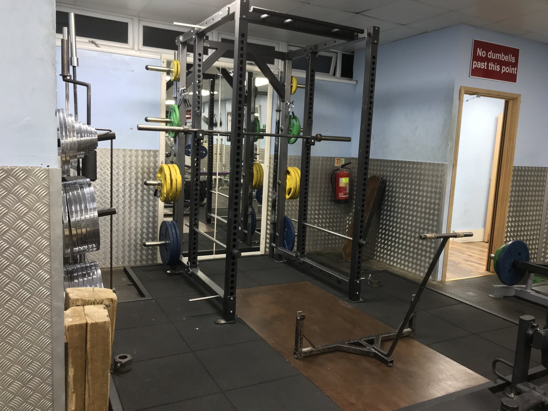 Спортзал фитнес фактори. Фабрика фитнеса балашиха официальный сайт. Factory fitness. Фитнес фабрика балашиха тренеры. Factory fitness.