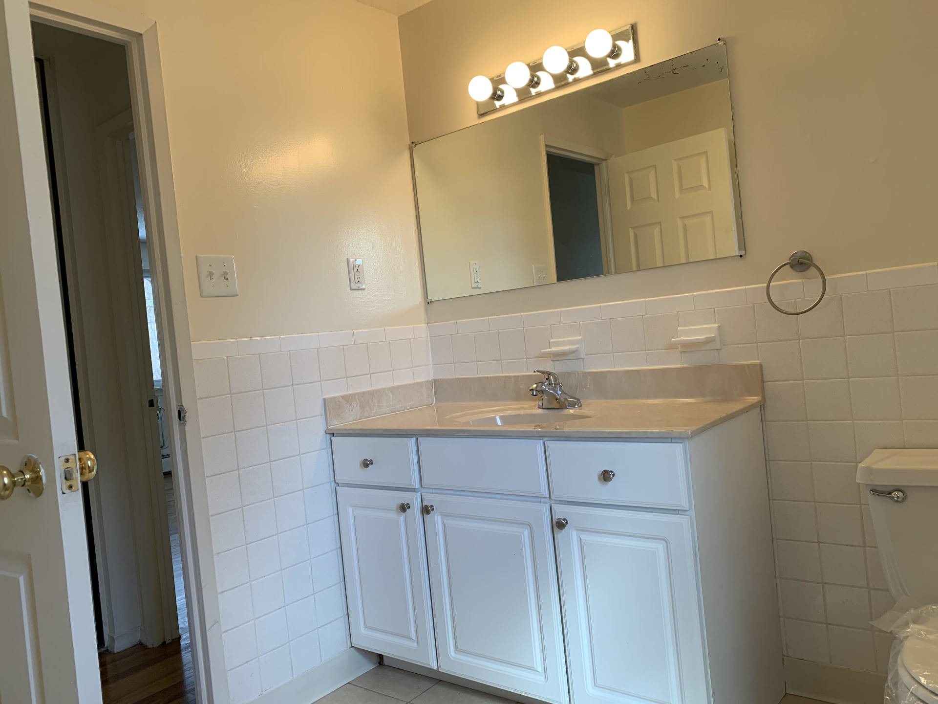 Equity Management Avon Connecticut Lakeview Apartments