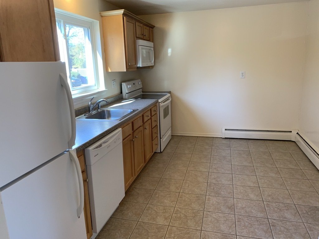 Equity Management Avon Connecticut Lakeview Apartments