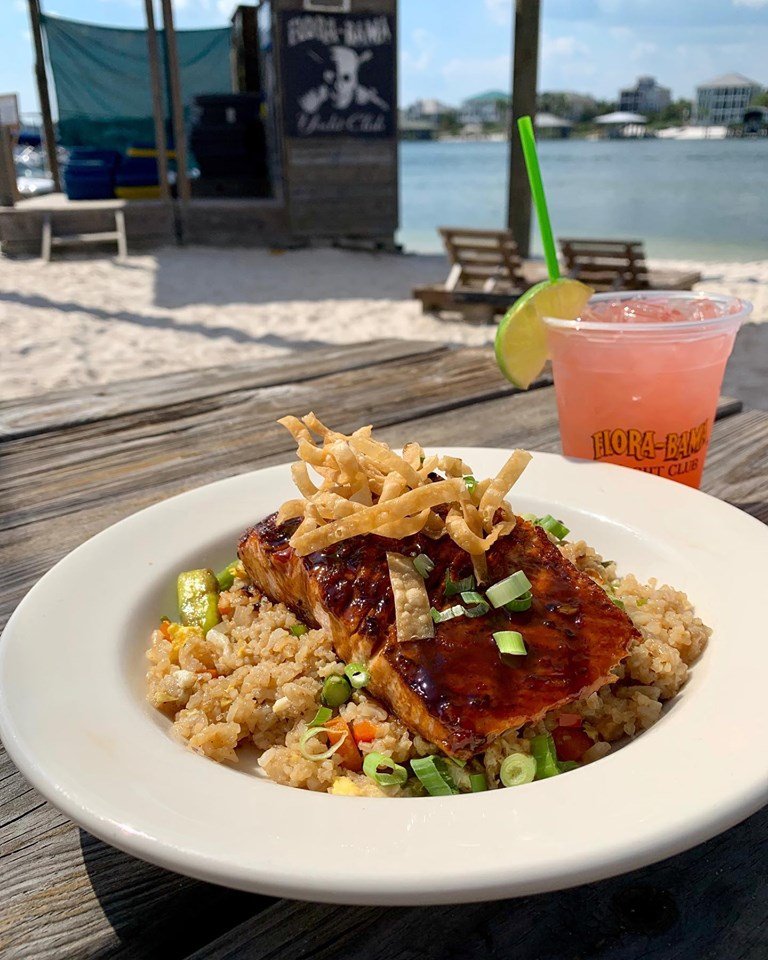 PICTURE GREAT SEAFOOD IN ORANGE BEACH AT THE YACHT CLUB