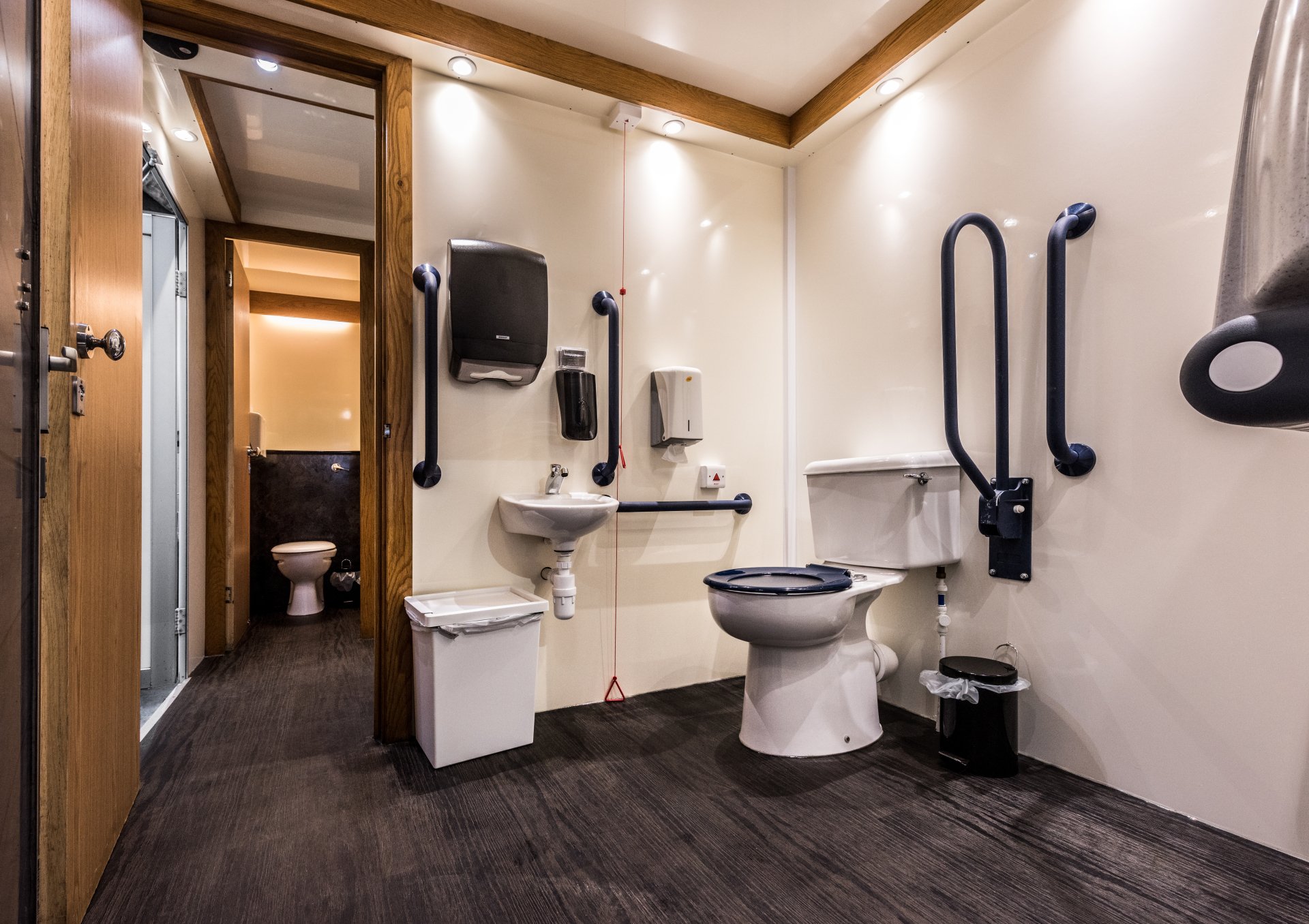 Luxury toilet hire gallery Wight Event Toilets