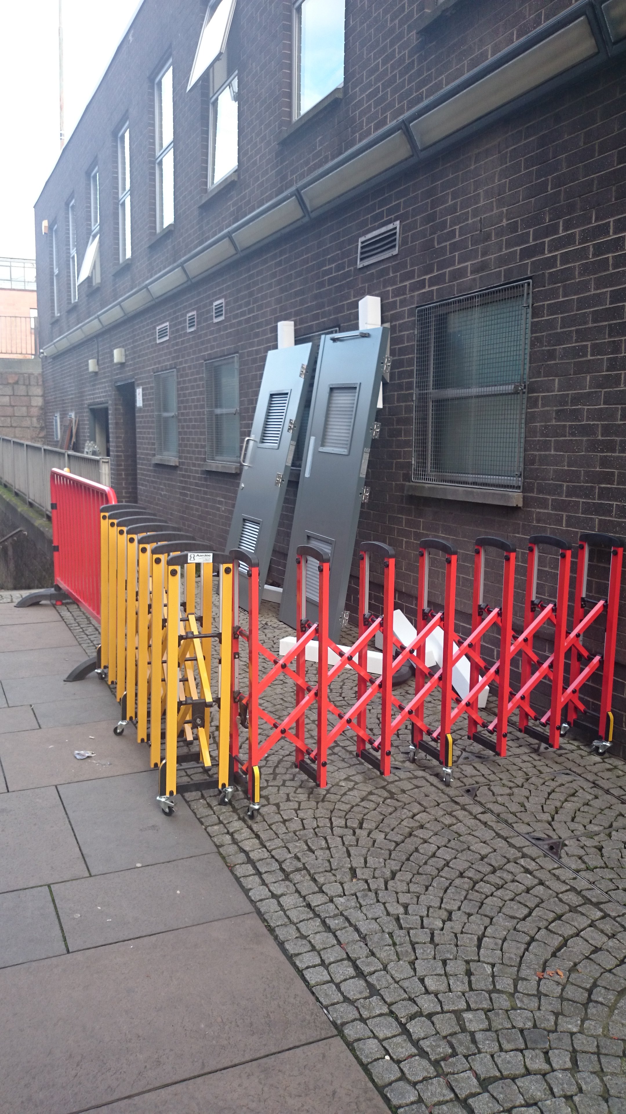 Sentry vehicle store gate system in Glasgow