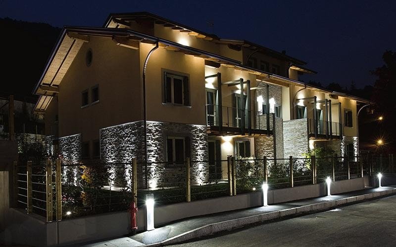 Lampada da esterno cuneo il triangolo lampadari Illuminazione casa esterno