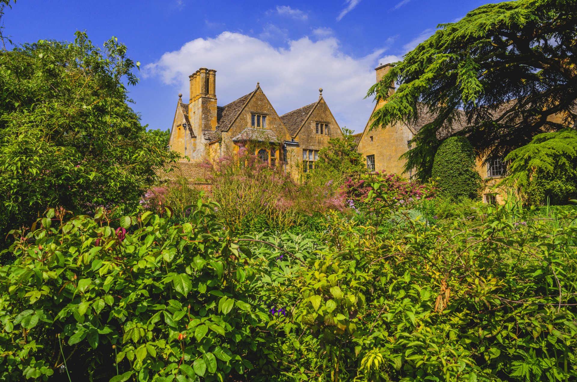 Six of the most beautiful gardens in the Cotswolds