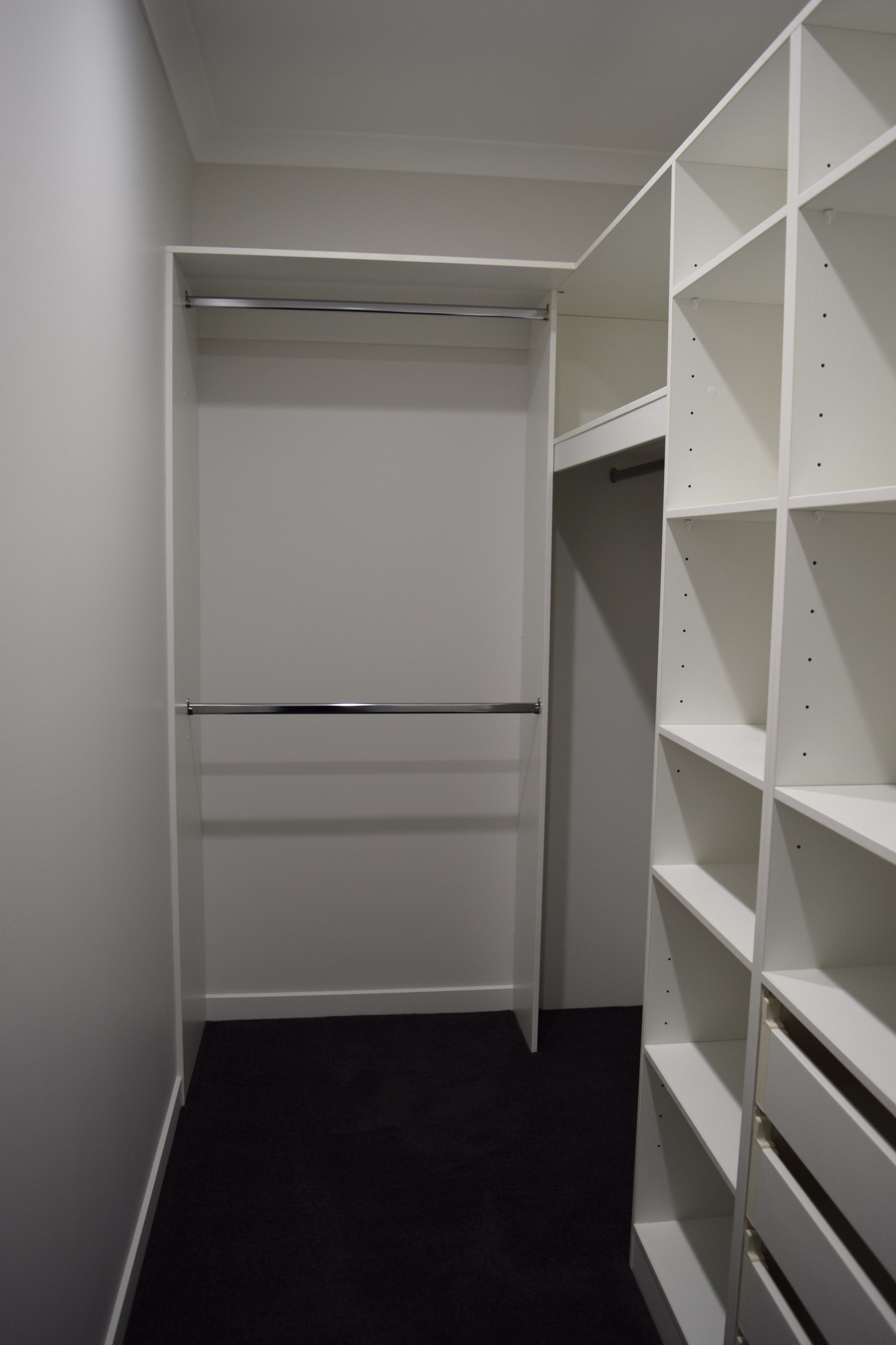 Expert Makers Rockhampton Olive & White